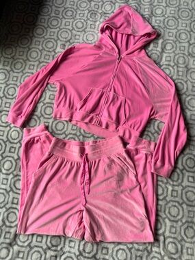 VICTORIA’S Secret Velour Tracksuit size M